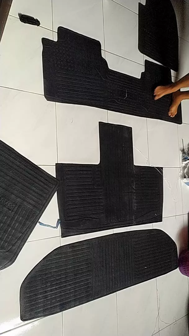 HYUNDAI STARGAZER CAPTAIN SEAT ชุดพรมปูพื้นรถยนต์