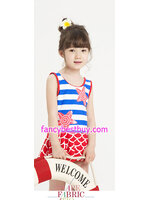 ชุดว่ายน้ำเด็กหญิงลายปลาทอง แบบ 2 ชิ้น ชุดกระโปรง+หมวก สีนำ้เงิน มีขนาด S, L