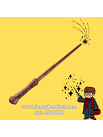 ไม้วิเศษพ่อมดและแม่มด สีน้ำตาลอมแดง**มีเสียงและมีไฟ** ยาว 37 ซม. สำหรับประกอบชุดแฟนซีเด็ก แบบชุดพ่อมดและแม่มด ในวันฮาโลวีน (ขายคู่กับชุดแฟนซี)