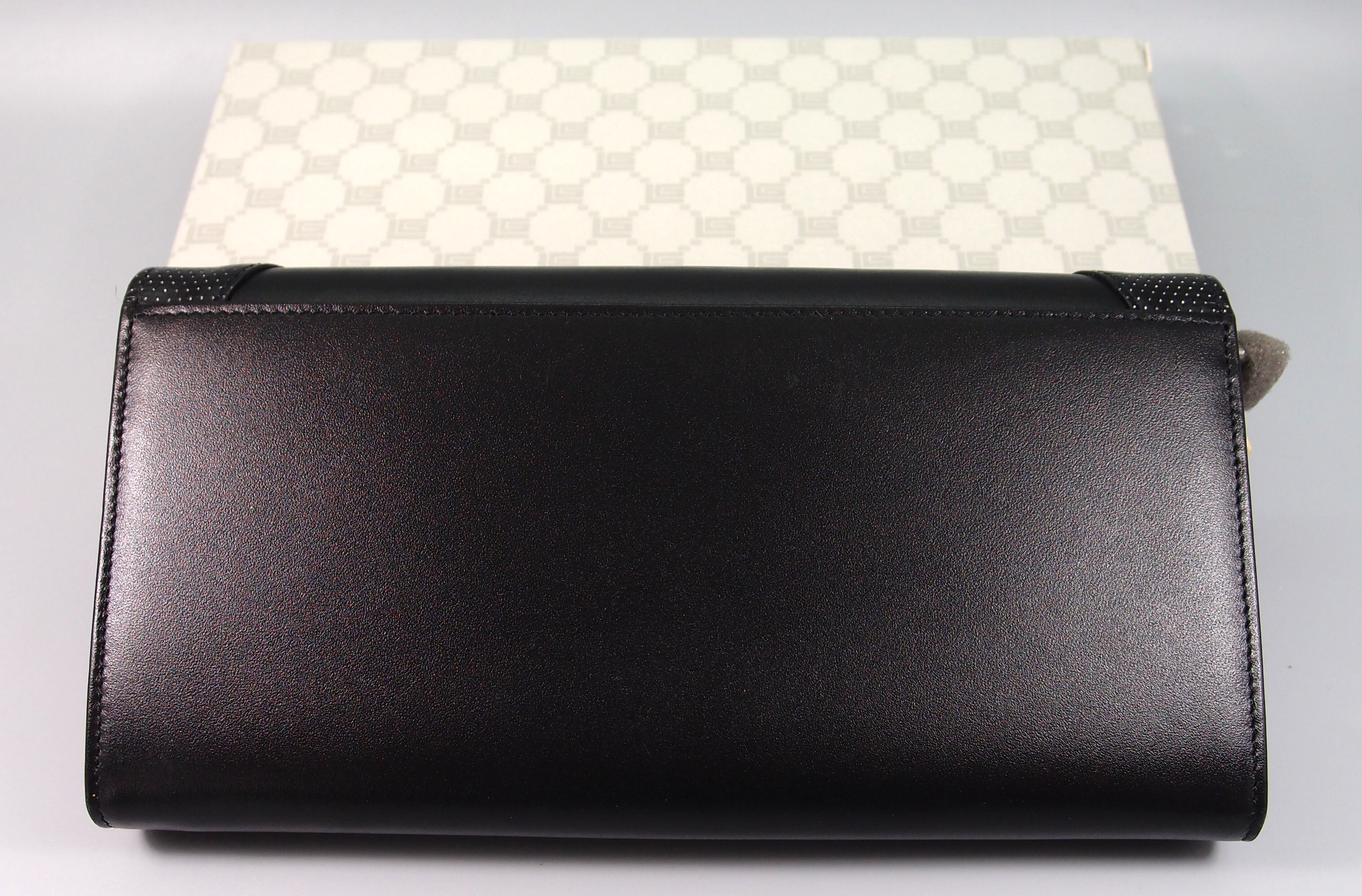 กระเป๋าสตางค์ Guy Laroche ดำ ใหม่ แท้