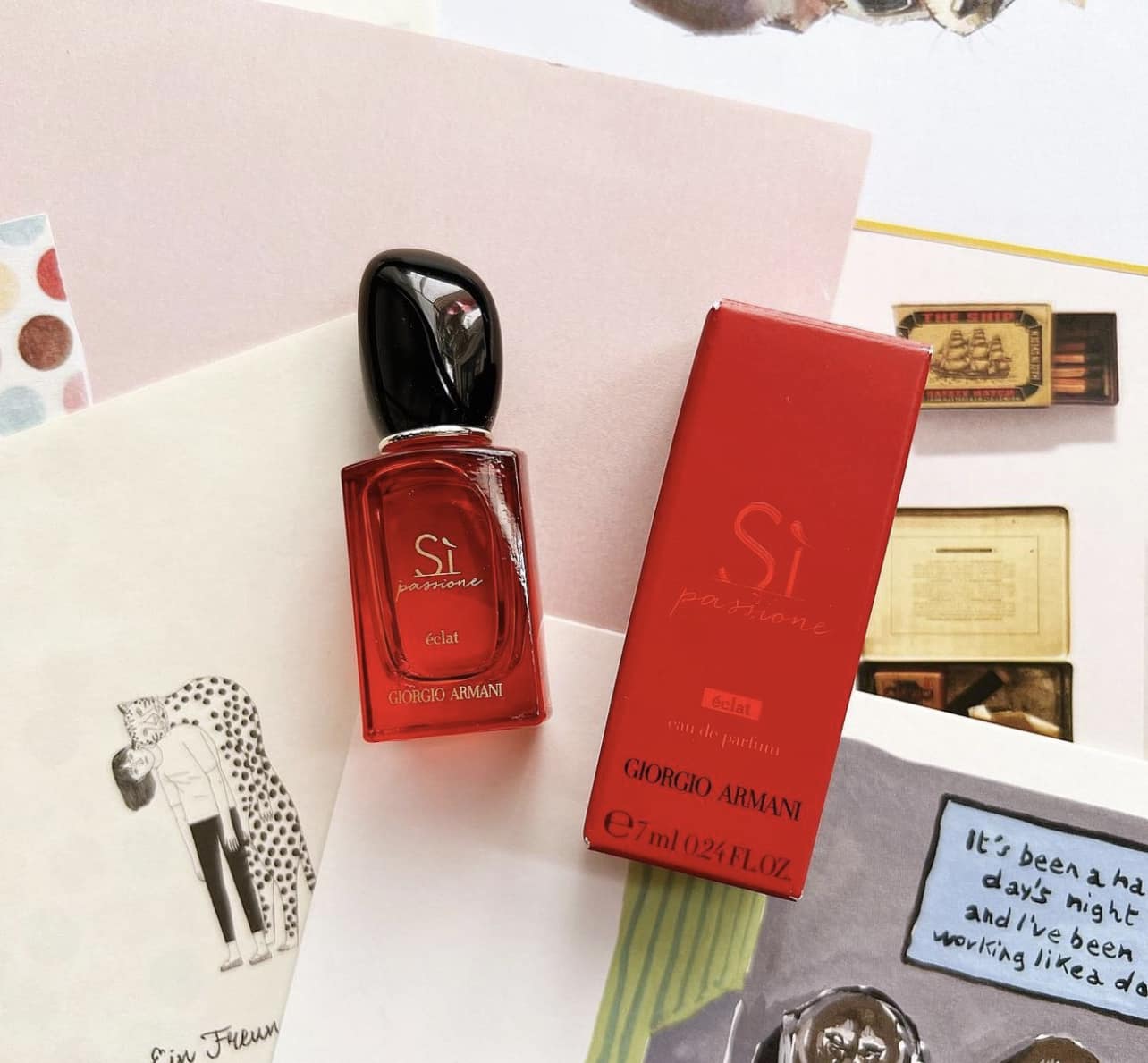 น้ำหอมจิ๋วมินิ Giorgio Armani Si Passione Eclat EDP 7ml แบบแต้มมีกล่อง ( Mini Perfume น้ำหอมขนาดพกพา)