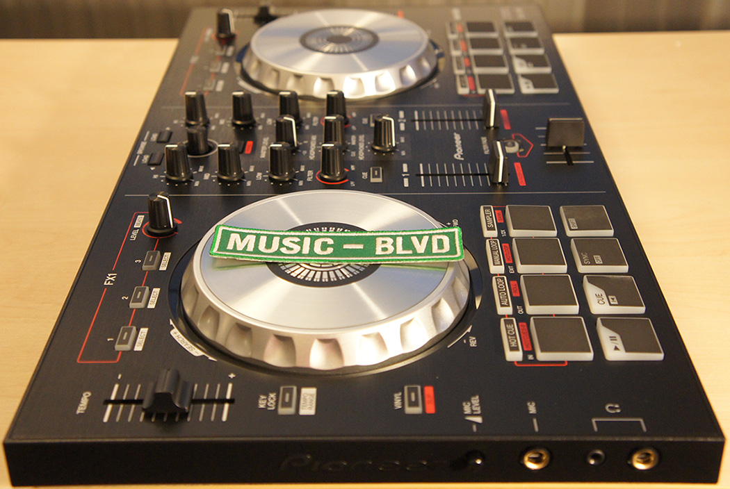 Pioneer DDJ-SB Serato DJ Intro Controller