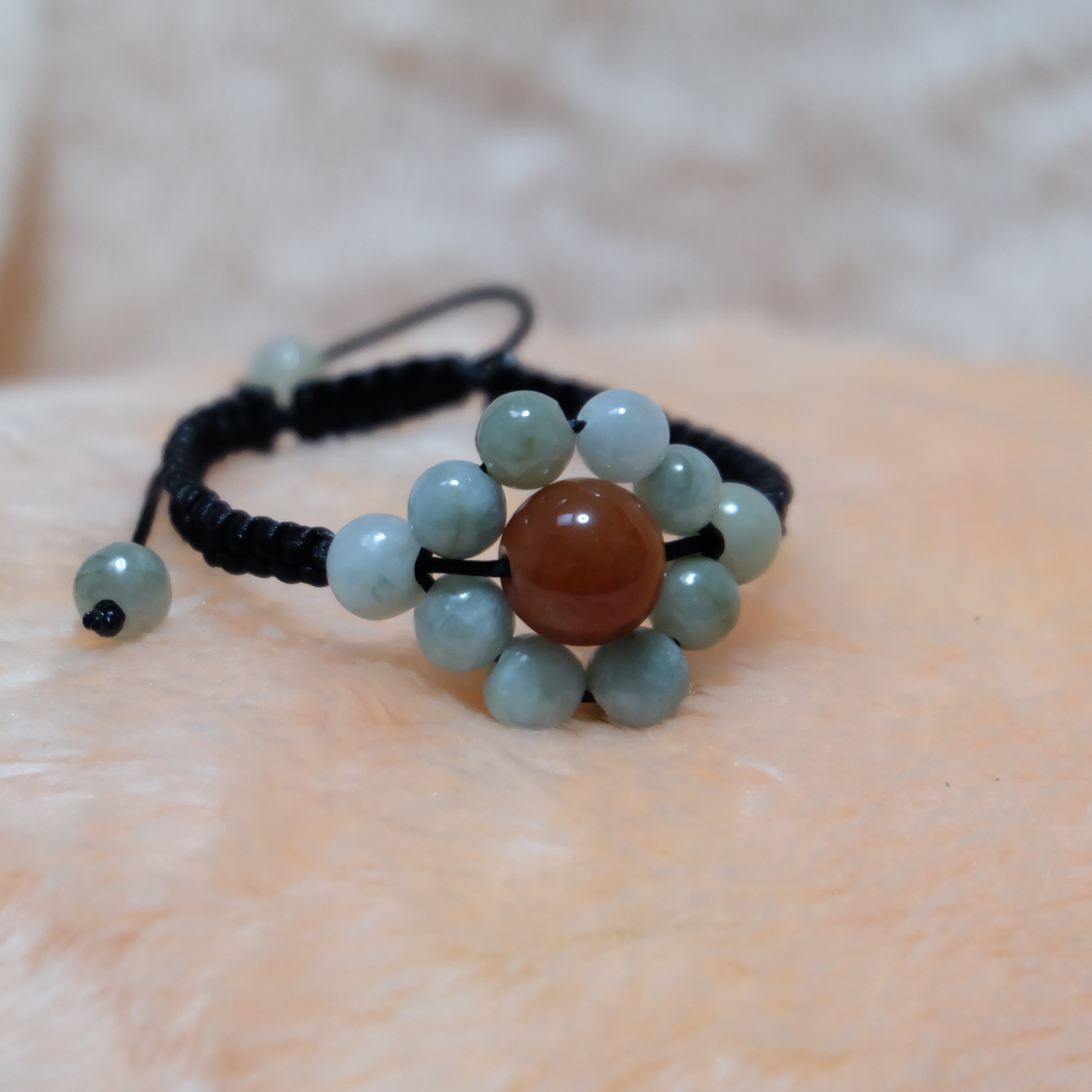 สร้อยข้อมือเชือกถักลูกปัดหยกแท้คละสี รุ่นBC290