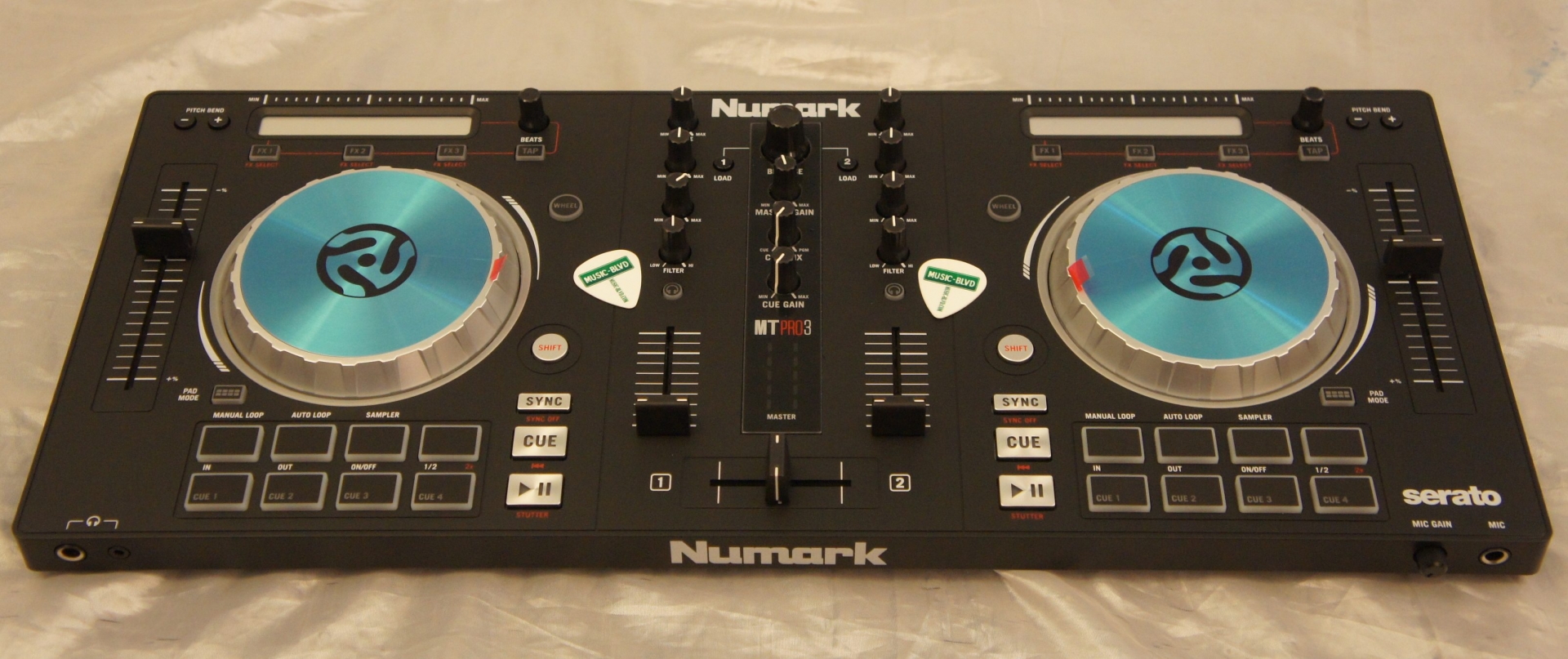 Numark MixTrack Pro 3 DJ Controller