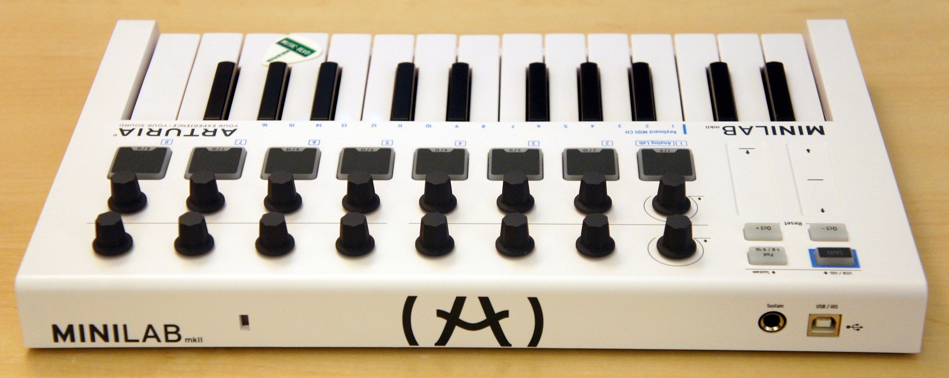 Arturia MiniLab MkII 25 Slim-key Controller