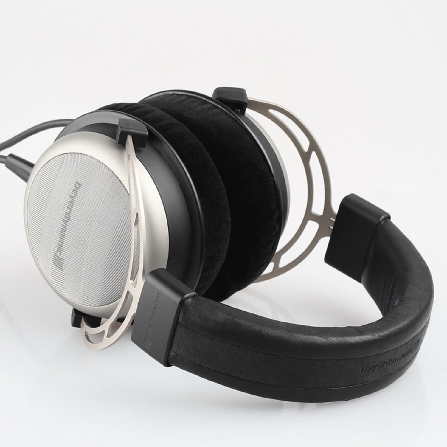 Beyerdynamic T1 Tesla Audiofile Stereo Headphone