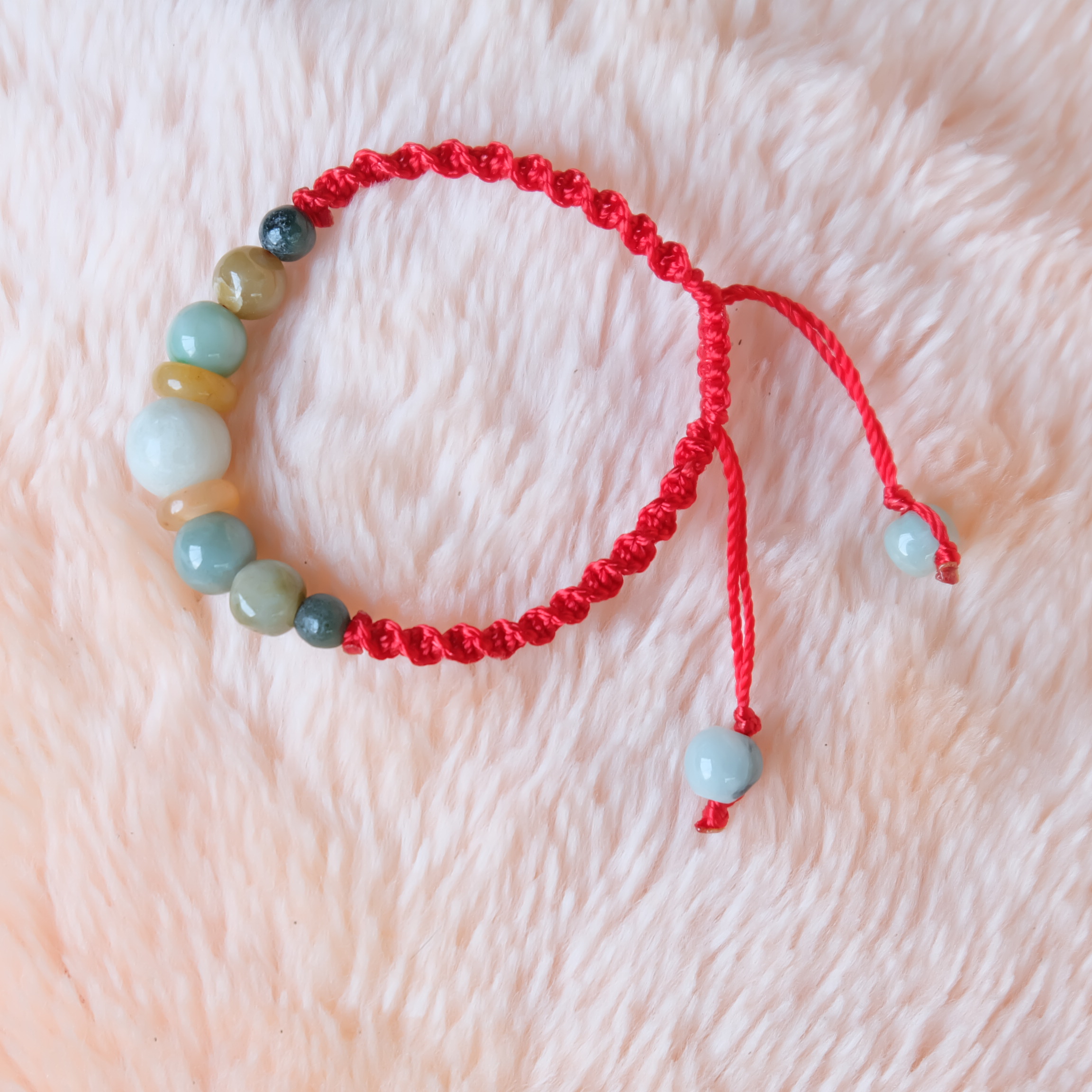 สร้อยข้อมือหยก สร้อยข้อมือเชือกหยกแท้ สร้อยหยก หยกเขียว สร้อยข้อมือหยกพม่า สร้อยข้อมือเสริมดวง รุ่นBT50 หยกมีรอย