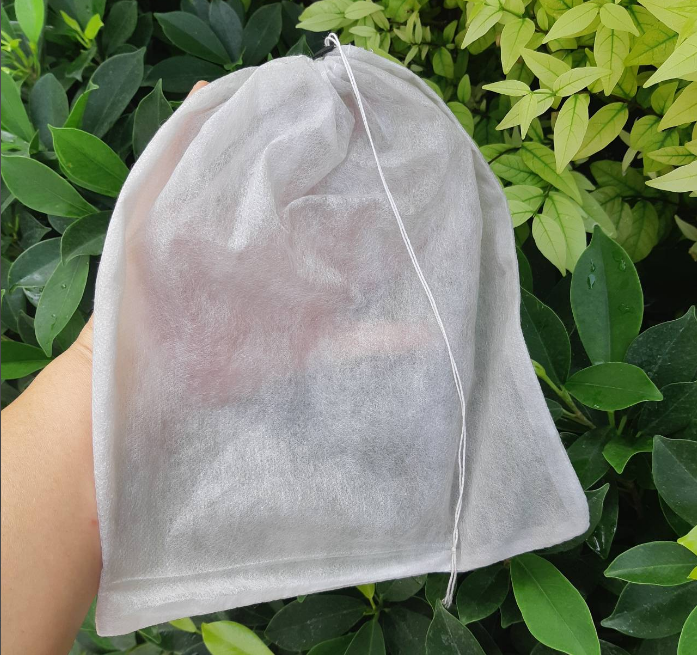 ถุงผ้าสำหรับห่อผลไม้ป้องกันแมลง 12x14 นิ้ว หนา 20 แกรม 300 ใบ