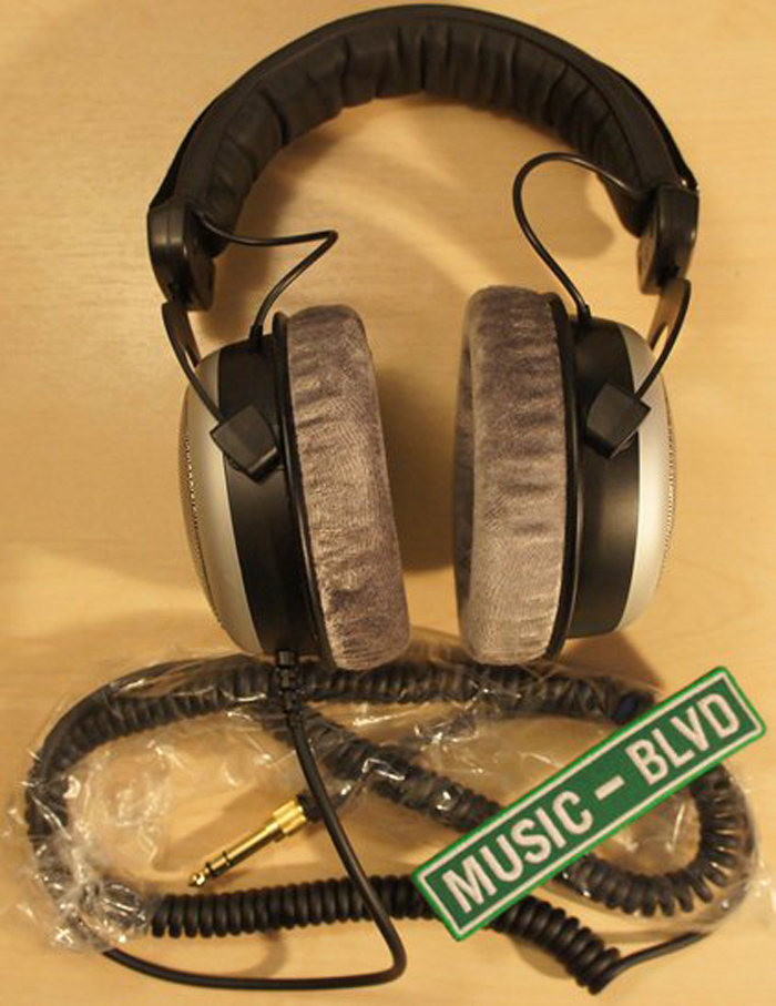 Beyerdynamic DT 880 Pro Studio Headphones