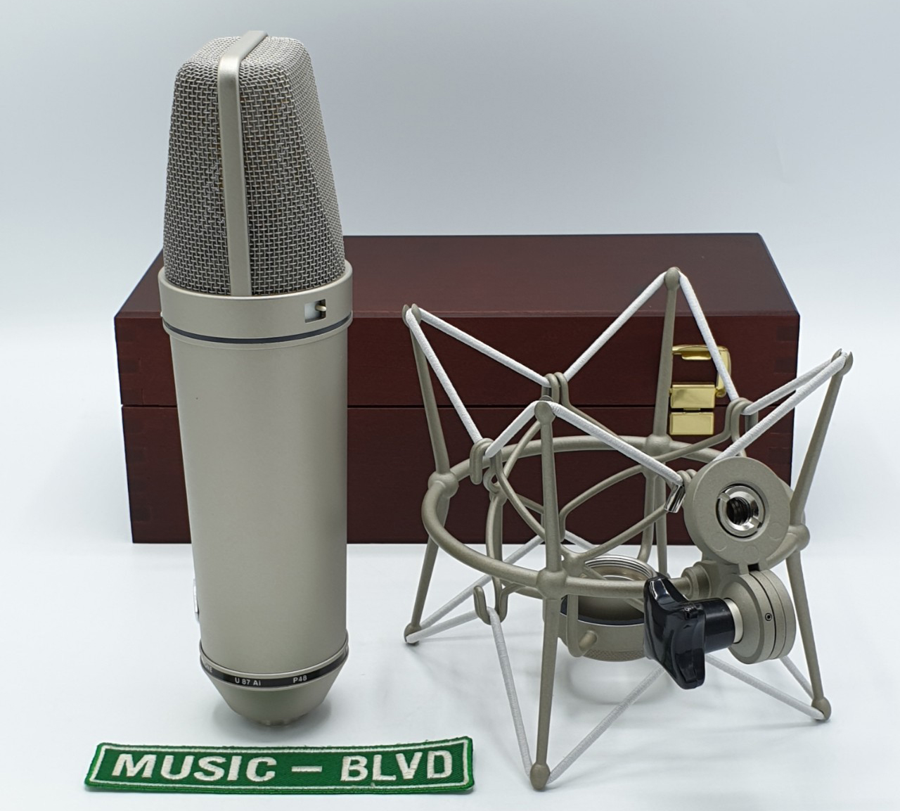 Neumann U 87 Ai Large-Diaphragm Multipattern Condenser Microphone (Studio Set, Nickel)