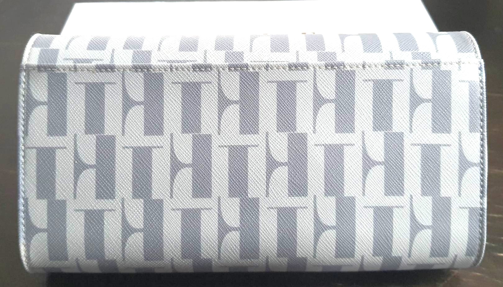 กระเป๋าสตางค์ ELLE เทาฟ้า 3 พับ ใหม่ แท้