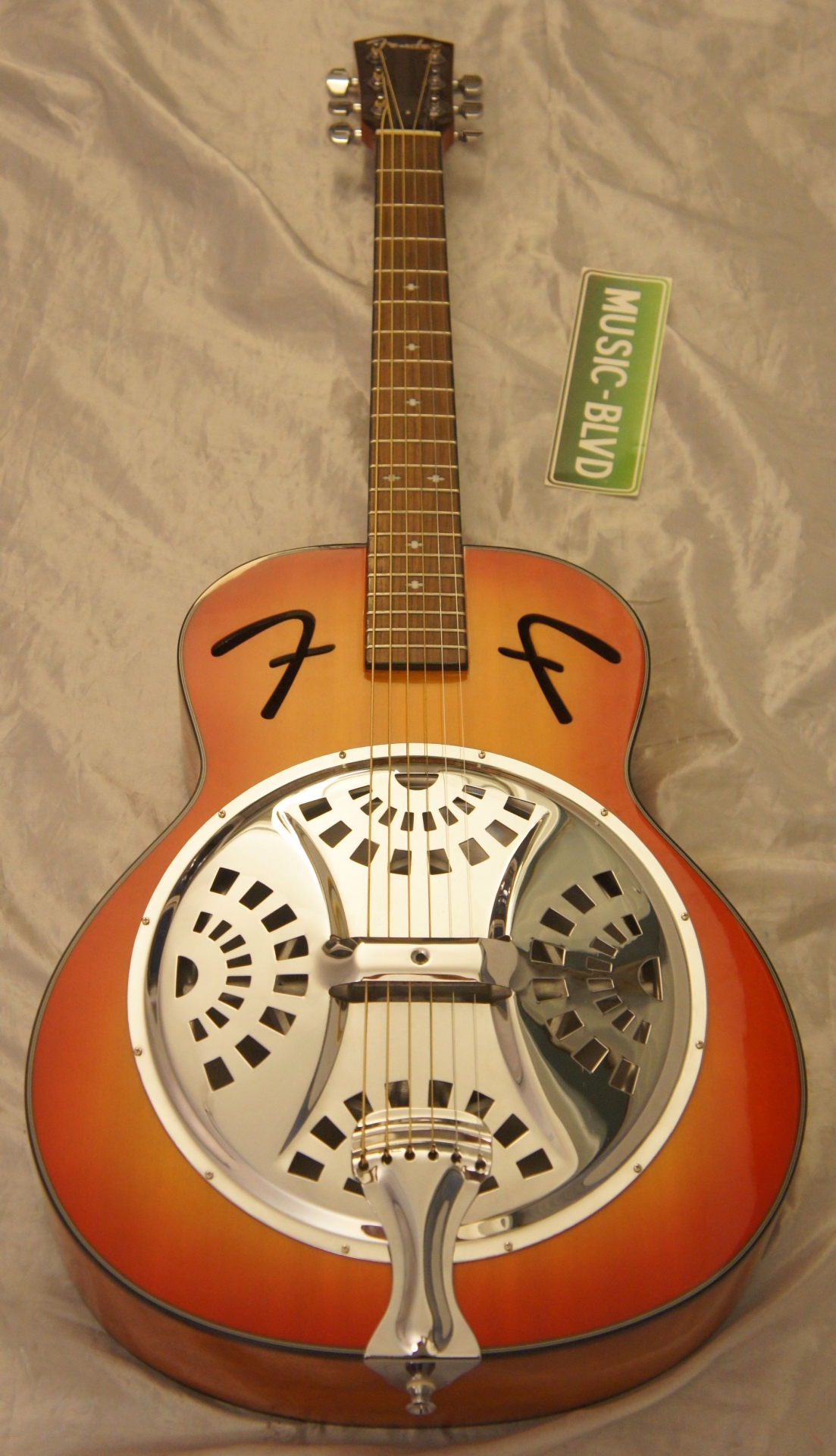 Fender FR-50 Resonator Guitar Sunburst