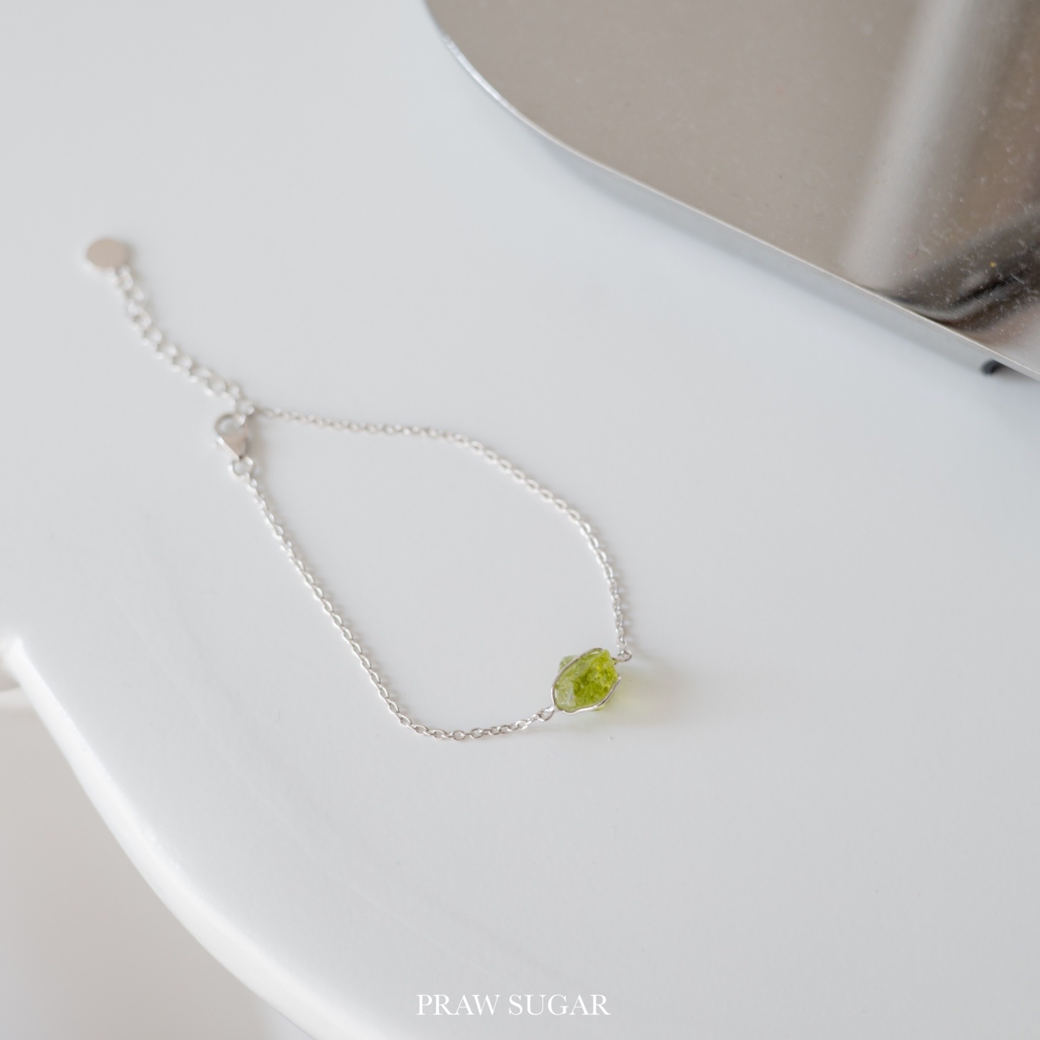 สร้อยข้อมือหินธรรมชาติเพอริดอท - Peridot Bracelet (เรือนเป็นเงินแท้)