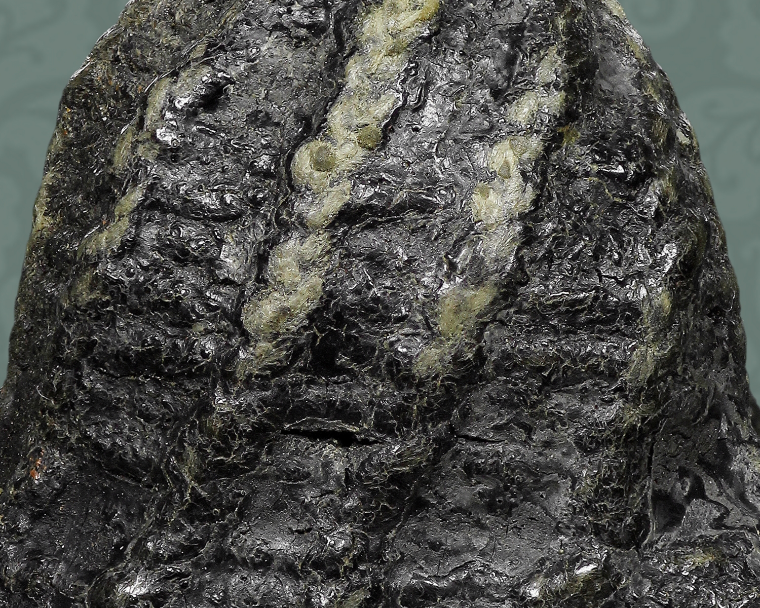 พระปิดตาพิมพ์ใหญ่ลงรักดำถักเชือก หลวงปู่ยิ้ม วัดหนองบัว จ.กาญจนบุรี (โชว์พระ)