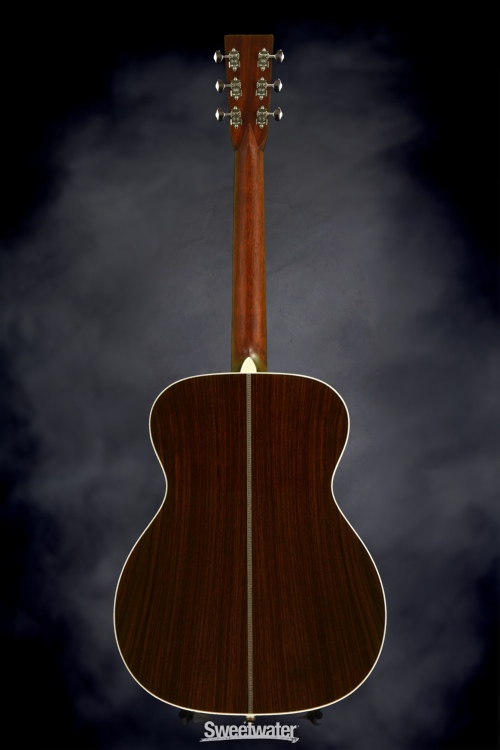 Martin 000-28 14 Fret Sweetwater Edition - Ambertone, A/E w/LR Baggs Lyric Pickup