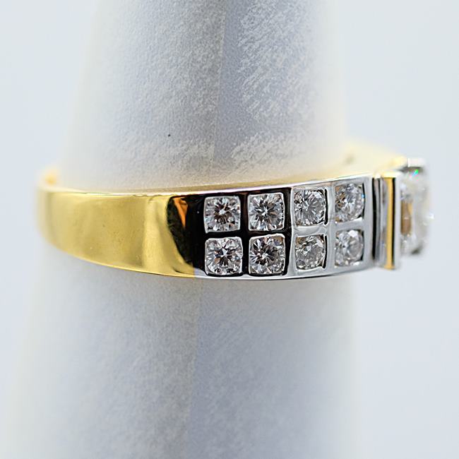 แหวนเพชรเม็ดเดี่ยว1กะรัตพร้อมบริวาลล้อม2แถว ตัวเรือนทอง9K เพชรน้ำ 98