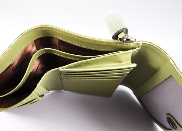 กระเป๋าสตางค์ ELLE เขียวตอง ใหม่ แท้