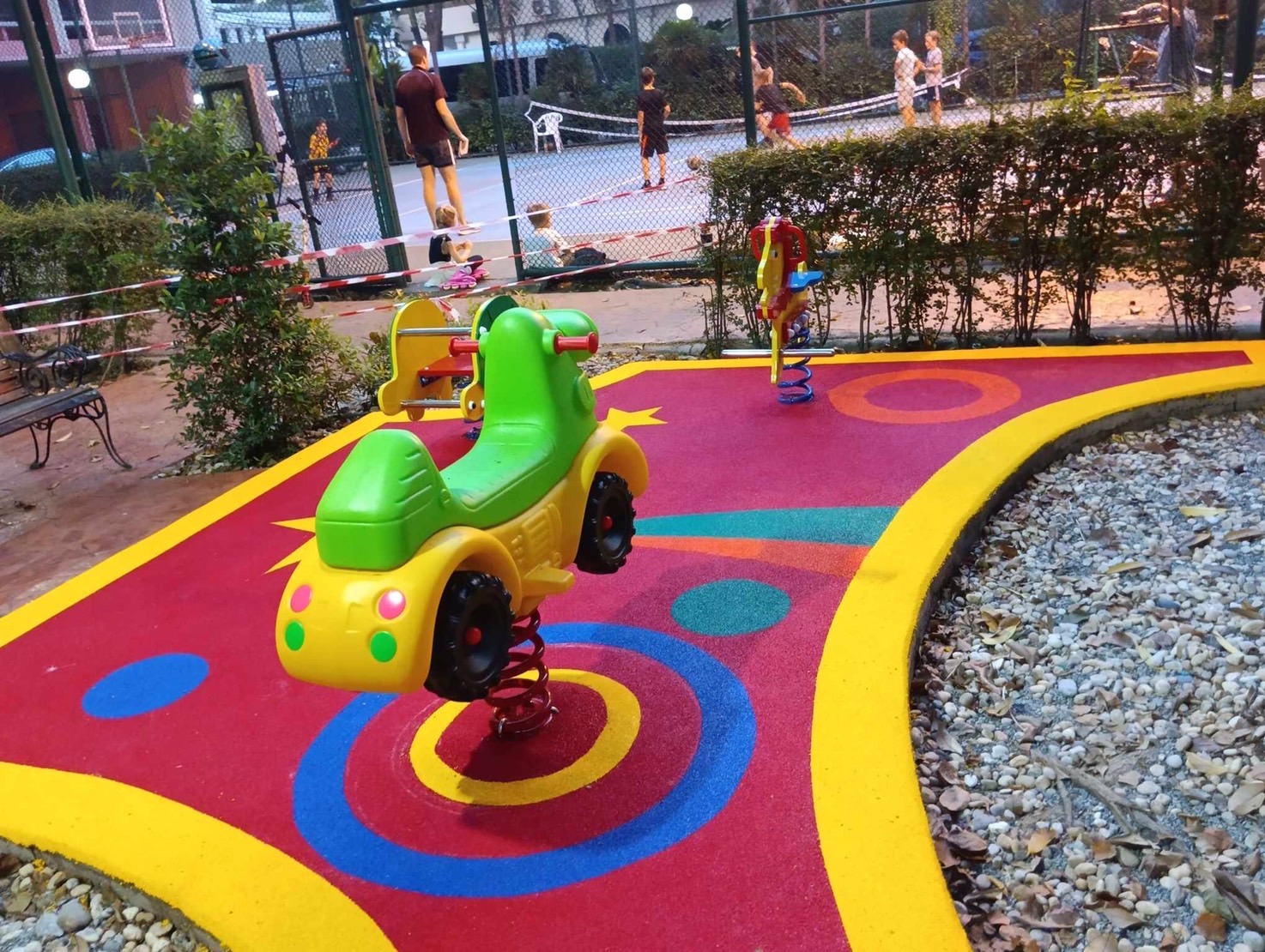 เม็ดยาง epdm แบบเท พื้นยางสังเคราะห์ สนามเด็กเล่น,สนามกีฬา พร้อมส่ง ราคาโรงงาน