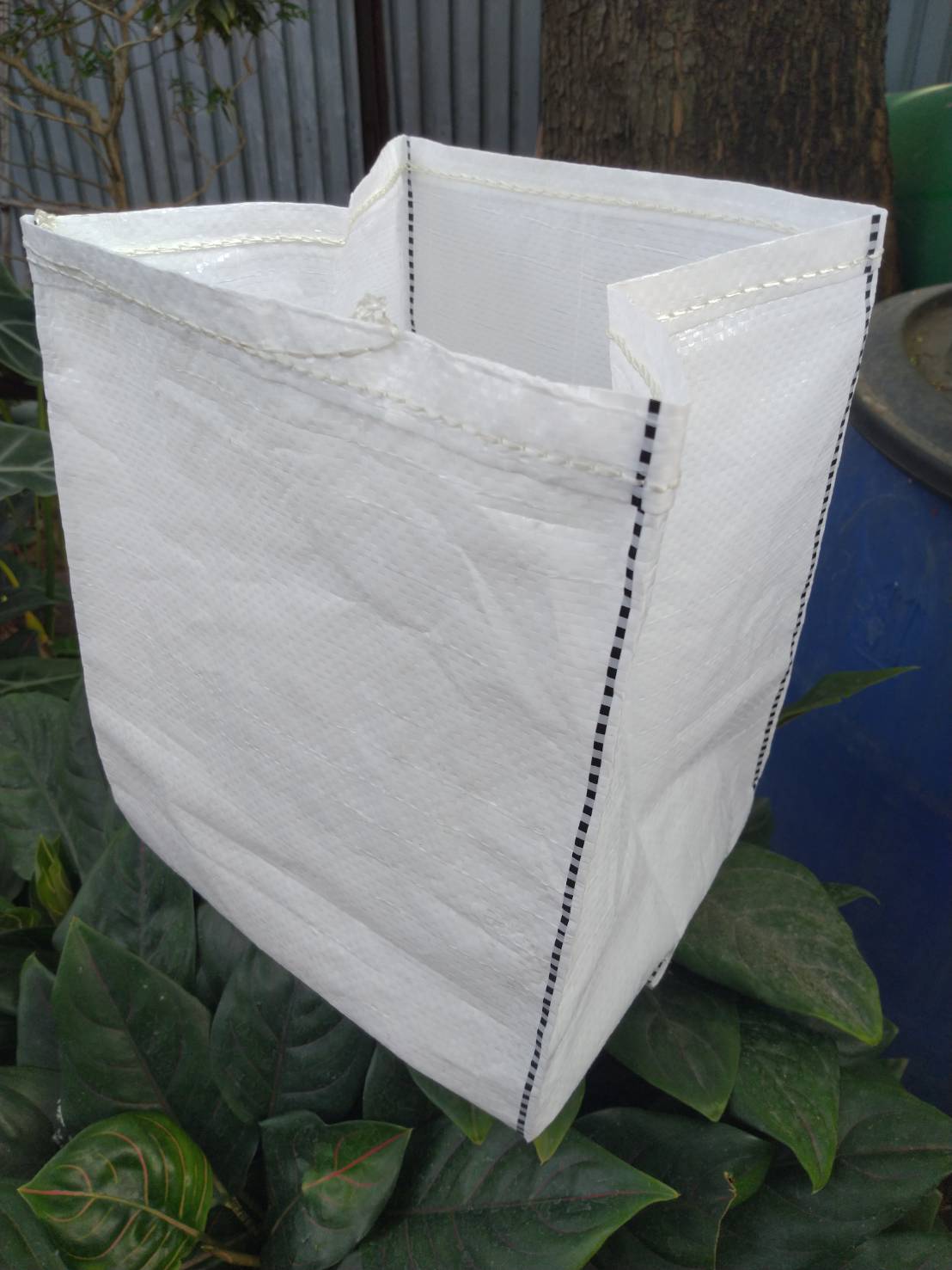 ถุงปลูกสีขาวแสนดี 5x11 นิ้ว 1 กก. (61ใบ/กก.)