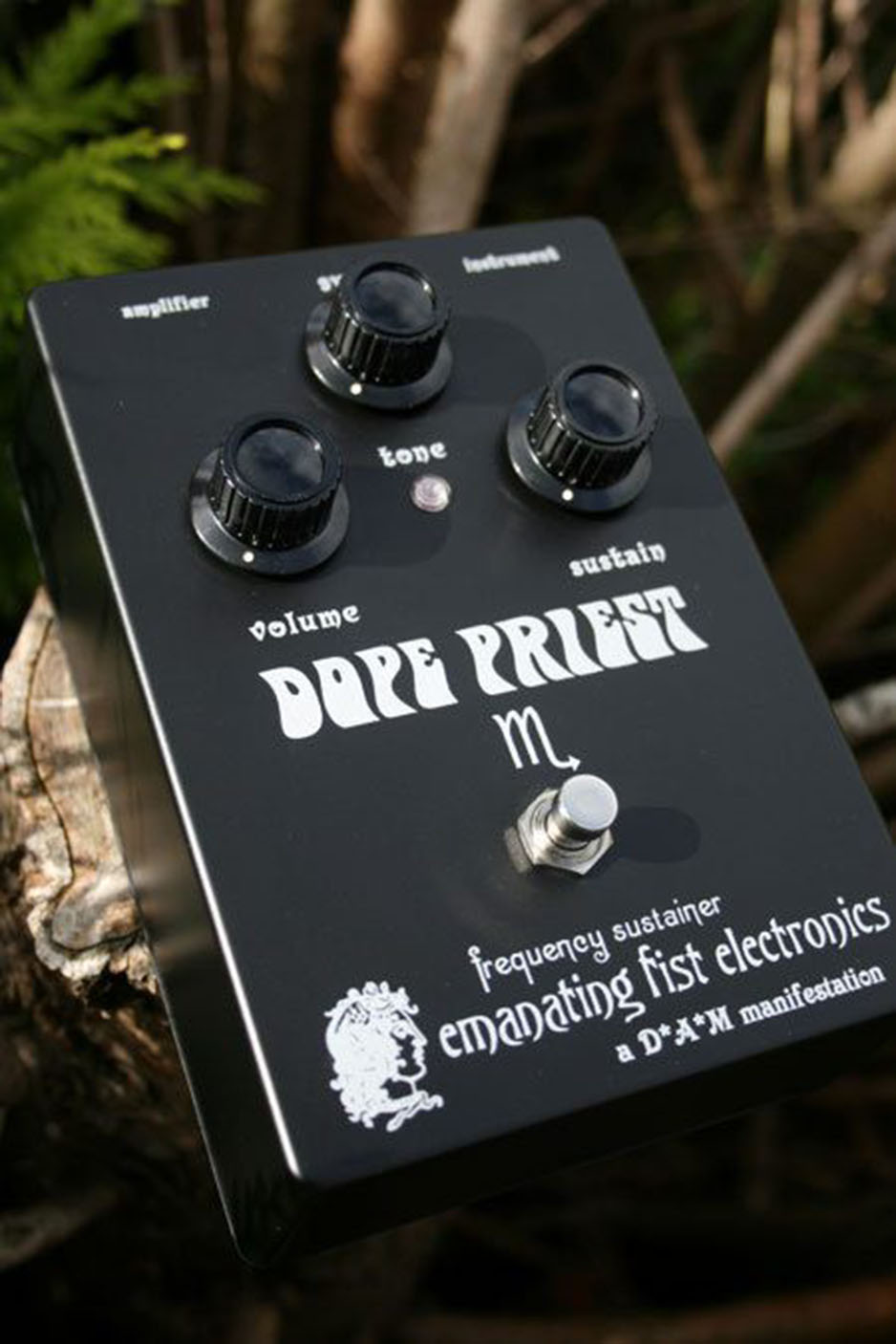 EMANANTING FIST ELECTRONICS DOPE PRIEST FUZZ GUITAR PEDAL
