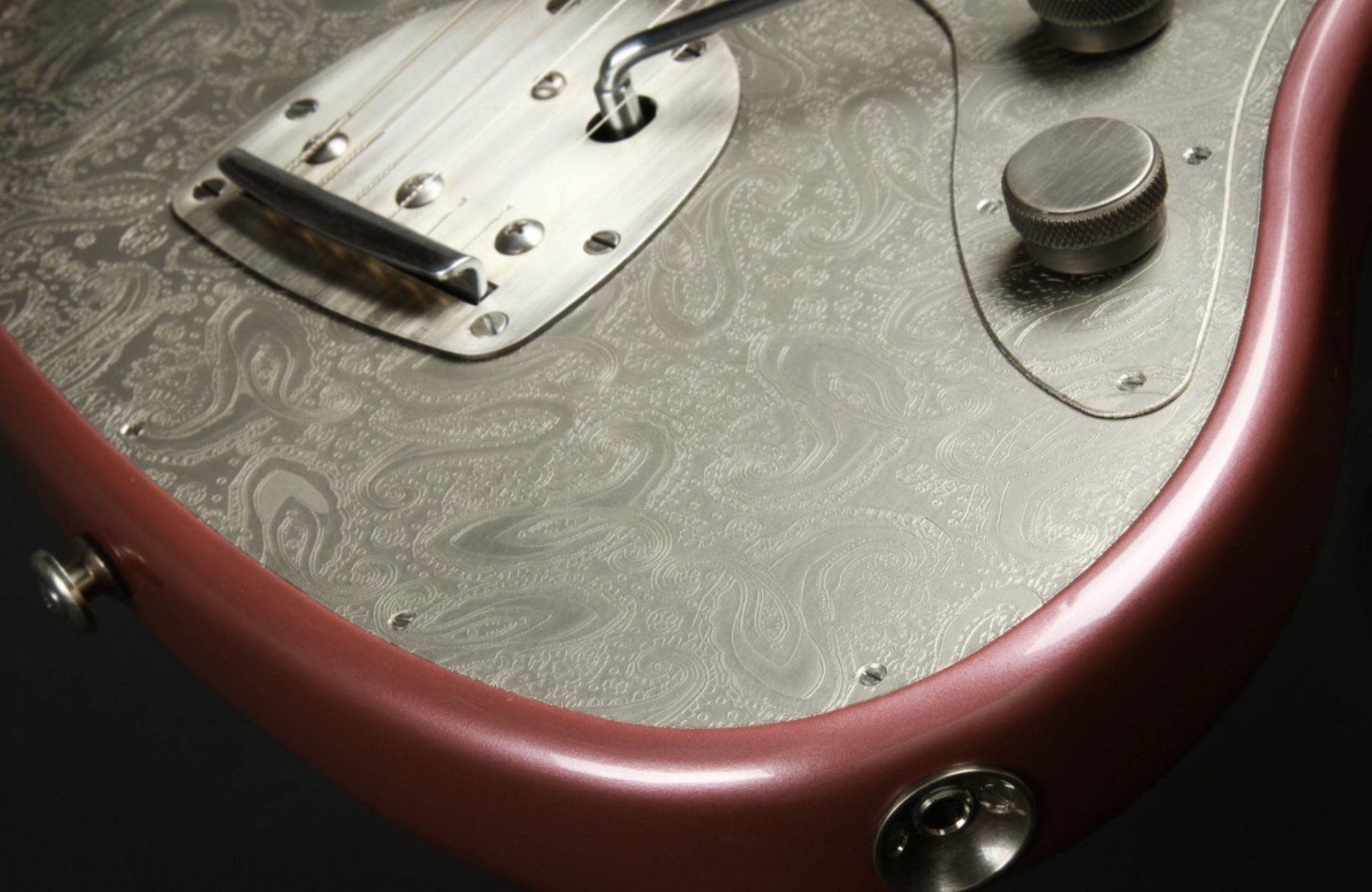 James Trussart Steelmaster - Silver Paisley Engraved Burgundy Mist