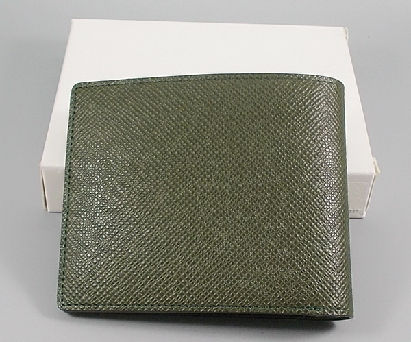 กระเป๋าสตางค์ Guy Laroche เขียวทหาร ใหม่ แท้