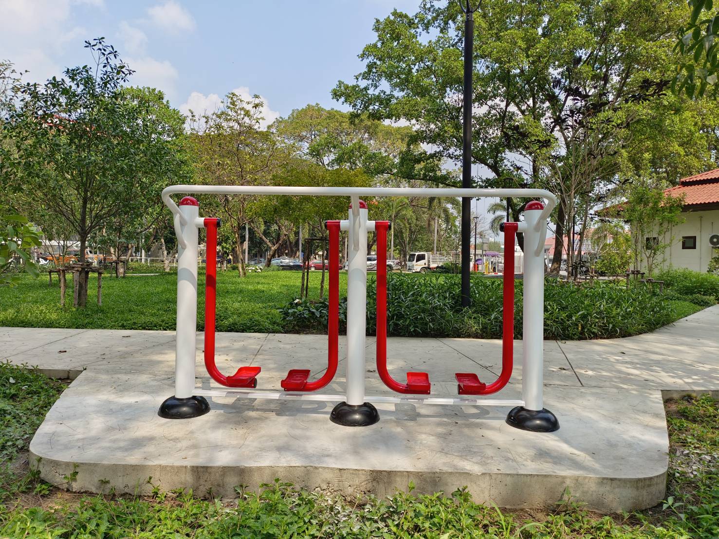 เครื่องบริหารขา-สะโพก (แบบเดินสลับเท้า 3 ชุด) เครื่องออกกำลังกาย, กลางแจ้ง, ลานกีฬา, อเนกประสงค์, สนามกีฬา สั่งผลิต7-15วัน