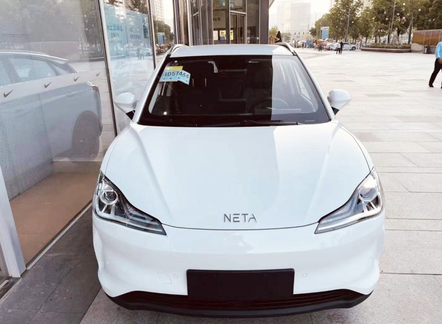 ราวแร็คหลังคารถ สำหรับรถยนต์ไฟฟ้า NETA V , NETA V pro แบบแปะ ทรงแนบ (H)