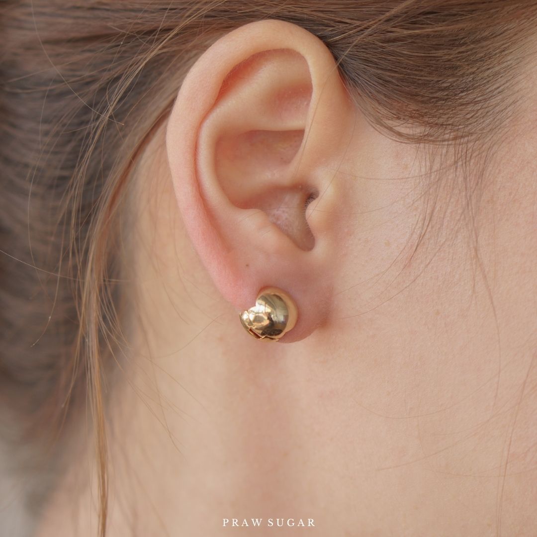 Circle Ball Hoop Earrings - ต่างหูห่วงทรงกลม (ก้านต่างหูเงินแท้)