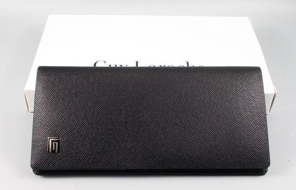 กระเป๋าสตางค์ Guy Laroche ดำ ใหม่ แท้