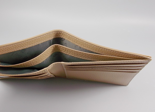 กระเป๋าสตางค์ Guy Laroche เบจ ใหม่ แท้