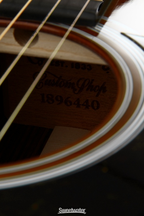 Martin 000-28 14 Fret Sweetwater Edition - Ambertone, A/E w/LR Baggs Lyric Pickup