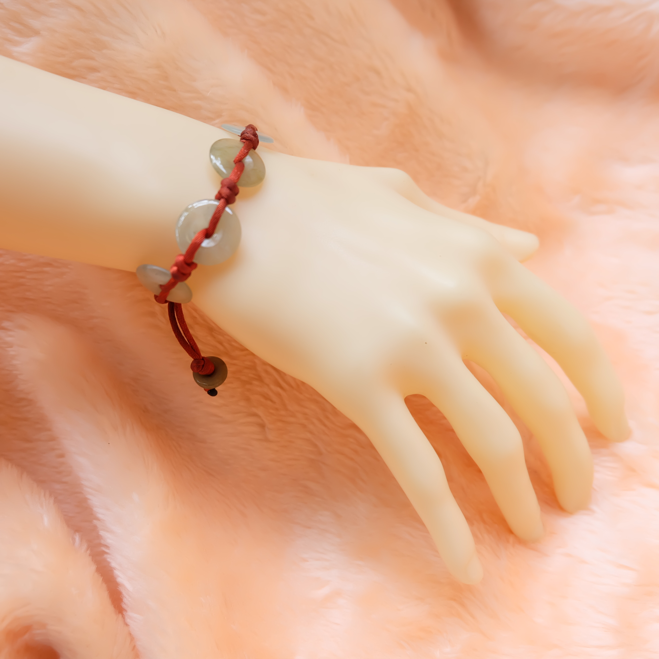สร้อยข้อมือเหรียญหยกแท้