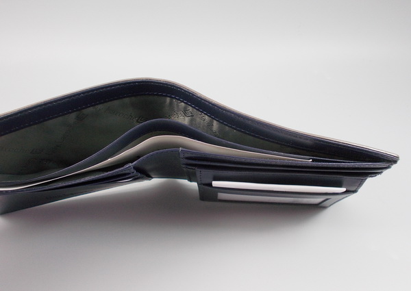 กระเป๋าสตางค์ Guy Laroche เทา-กรม ใหม่ แท้