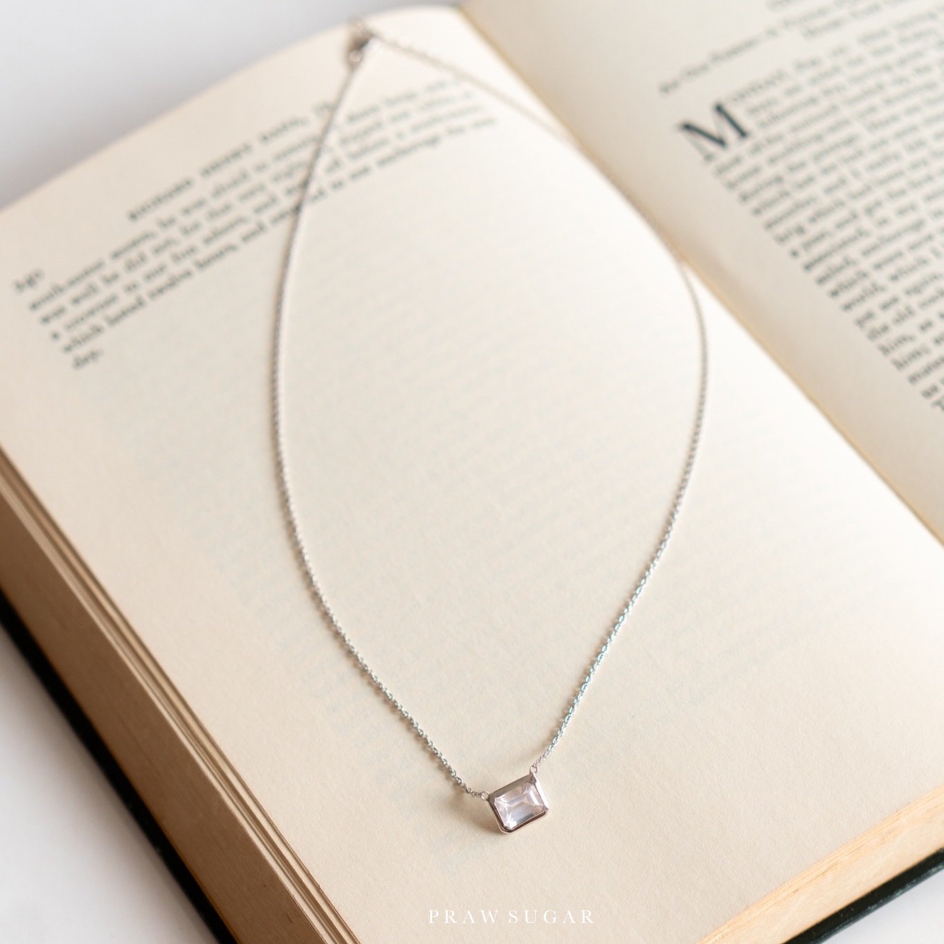Rose Quartz Baguette Gemstone Necklace - สร้อยคอจี้โรสควอซทรงสี่เหลี่ยม (เรือนสร้อยเงินแท้)(มี 2 สี)