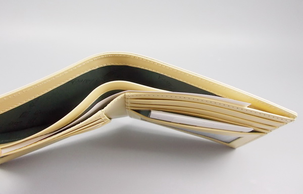 กระเป๋าสตางค์ Guy Laroche ขาวงาช้าง ใหม่ แท้