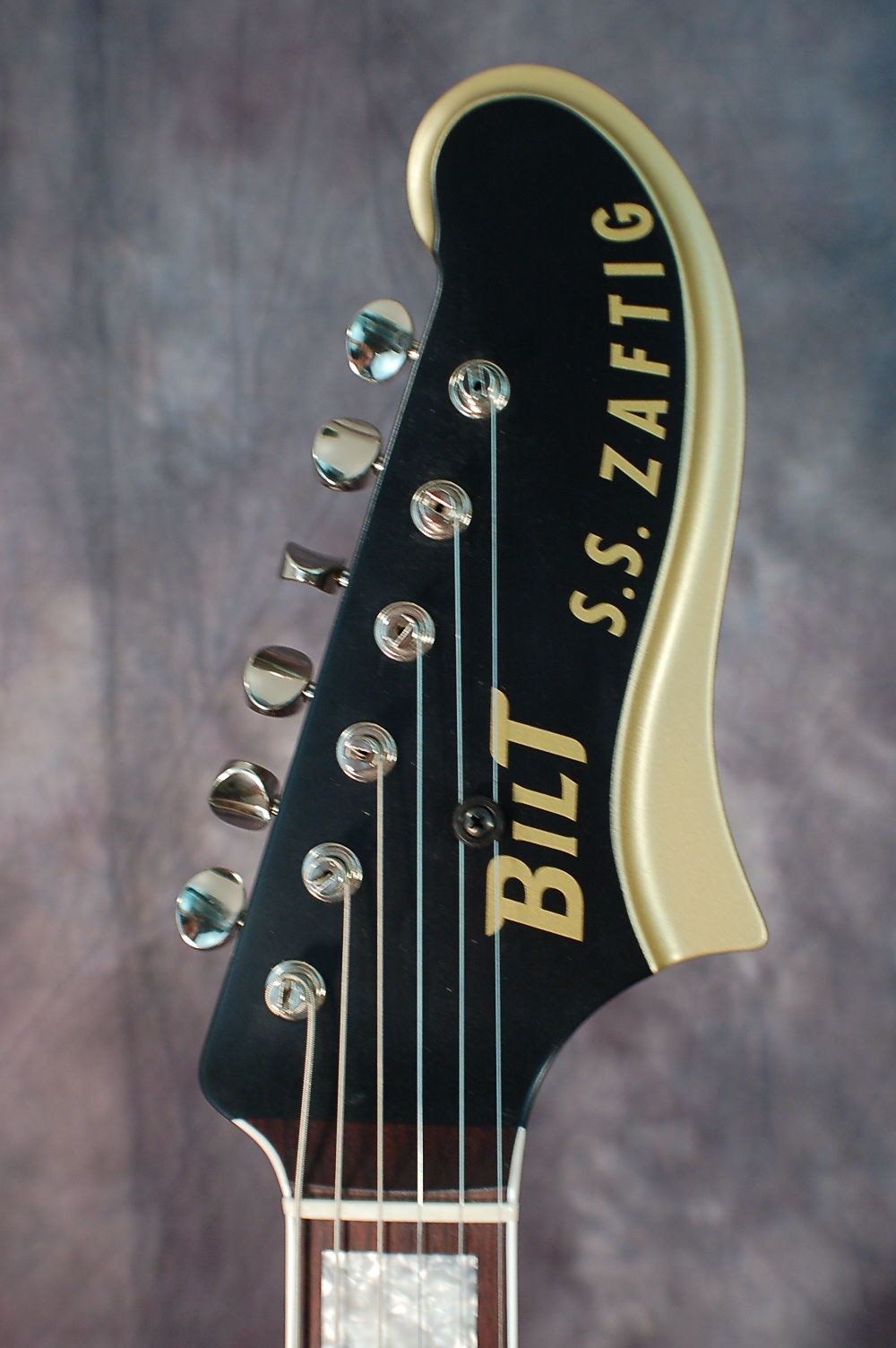 BiLT S.S. Zaftig Lollar Pickups Mastery Bridge Vibrato Black Satin