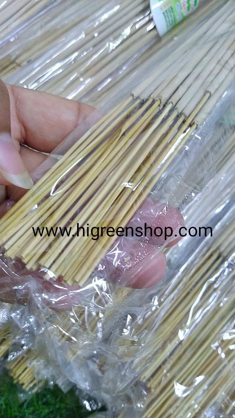 ธูปสมุนไพร ธูปหอมไล่ยุง สีครีมจุดภายในบ้าน 1 ห่อ/ 30 ก้าน