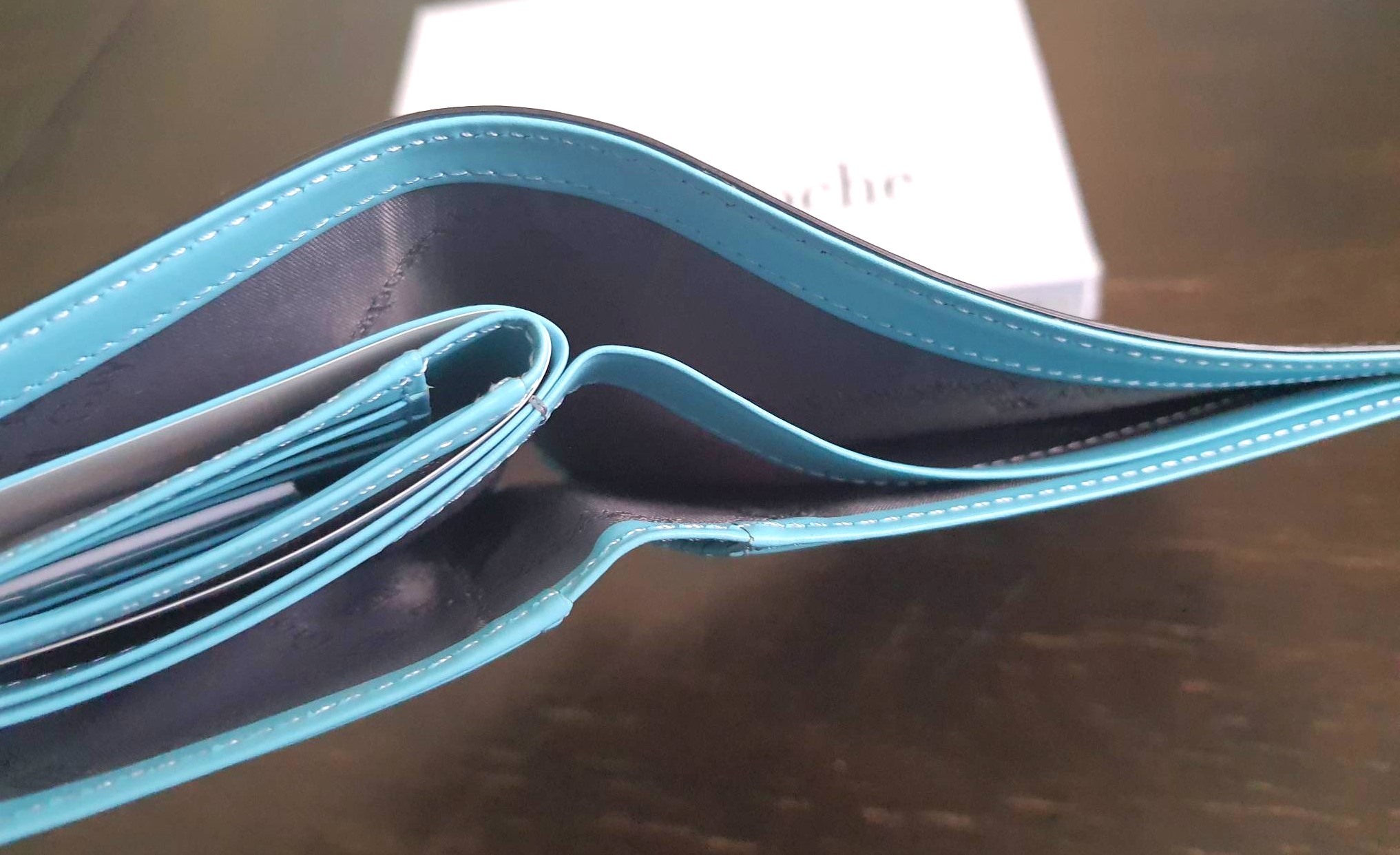 กระเป่าสตางค์ Guy Laroche ดำ-ฟ้า ใหม่ แท้