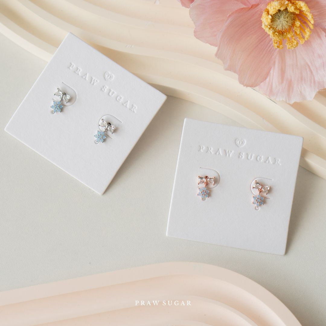 Mini Bow & Flower Earrings - ต่างหูโบว์และดอกไม้ตุ้งติ้งขนาดมินิ (ก้านต่างหูเงินแท้)