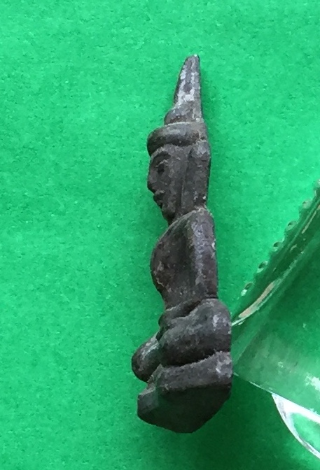 พระพิมพ์ ท่ากระดาน หลวงพ่อลำใย วัดทุ่งลาดหญ้า จ.กาญจนบุรี หลังยันต์ เนื้อชินสัมฤทธิ์ พระแท้สวย สนใจโทรสอบถามที่ 0619783836.. 0805587175 ส่งEMSในประเทศฟรีคะ