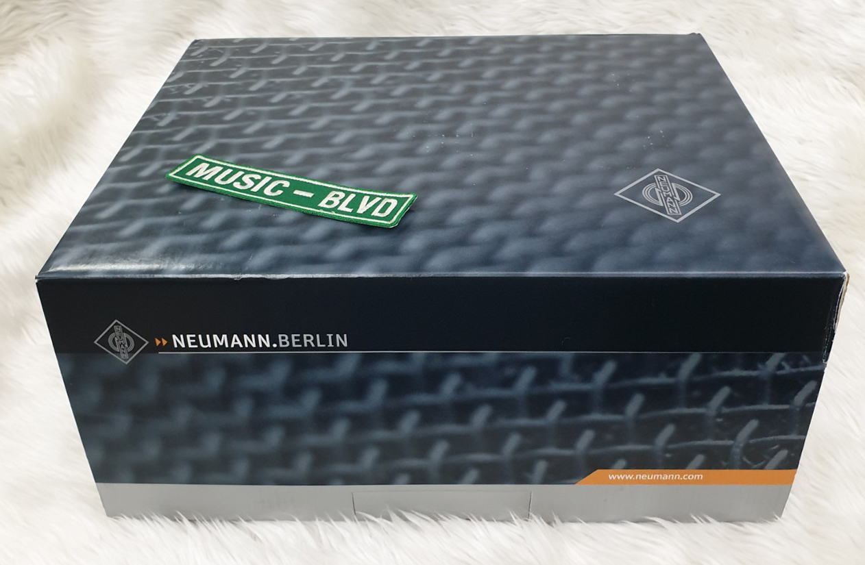 Neumann U 87 Ai Large-Diaphragm Multipattern Condenser Microphone (Studio Set, Nickel)