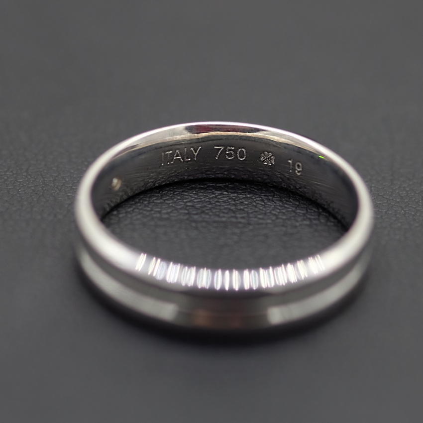 แหวนเพชรตัวเรือนทองขาว 18K ฝังเพชรขนาด3ตัง1เม็ด สำหรับสุภาพบุรุษเน้นเรียบง่ายครับ