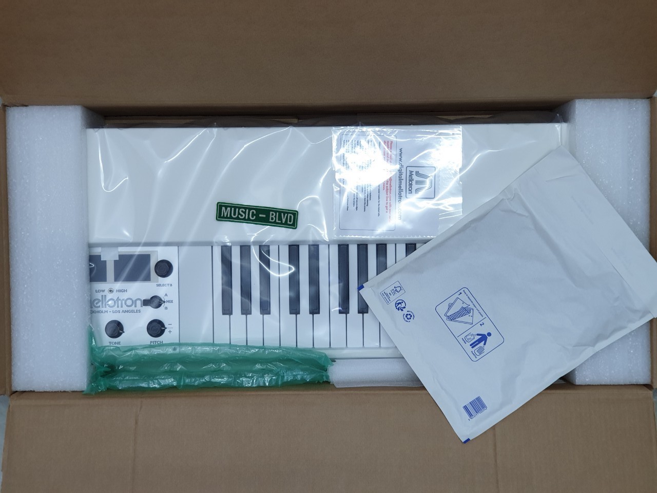 MELLOTRON M4000D MINI - WHITE