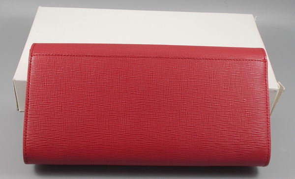 กระเป่าสตางค์ Guy Laroche แดงมะเหมี่ยวเมทาลิก ใหม่ แท้