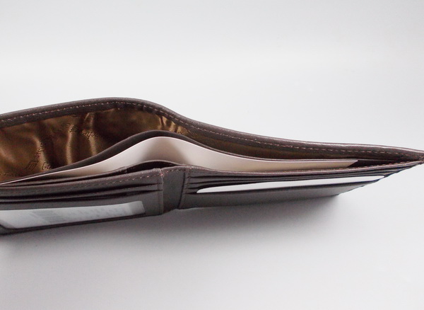 กระเป๋าสตางค์ Guy Laroche น้ำตาล ใหม่ แท้