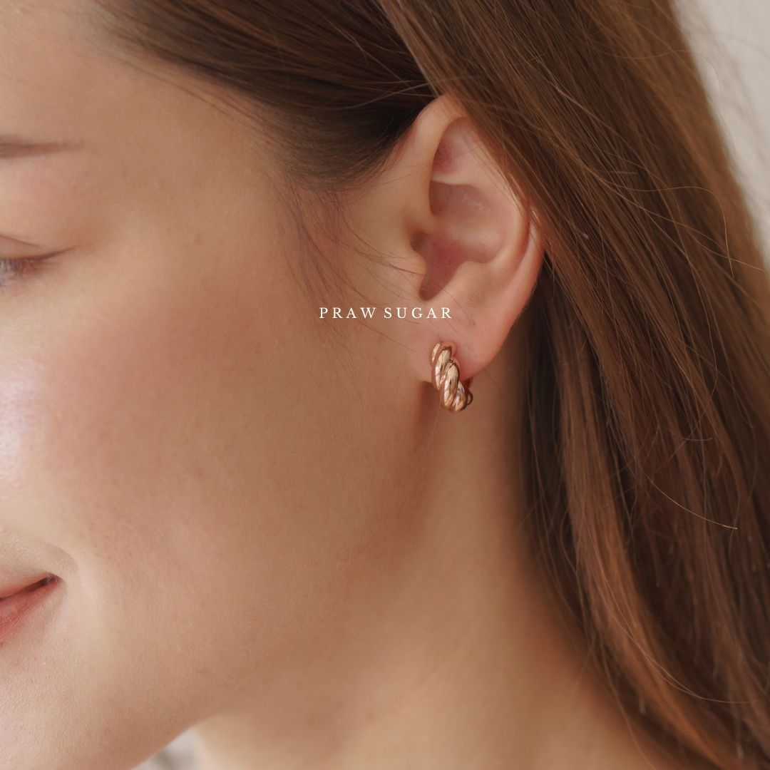 Mid Spiral Hoop Earrings - ต่างหูเกลียวห่วงไซส์ขนาดกลาง (ก้านต่างหูเงินแท้)
