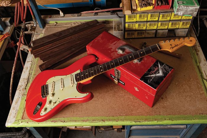 Fender Custom Shop Limited-Edition 1960 Relic Stratocaster Electric Guitar Fiesta Red