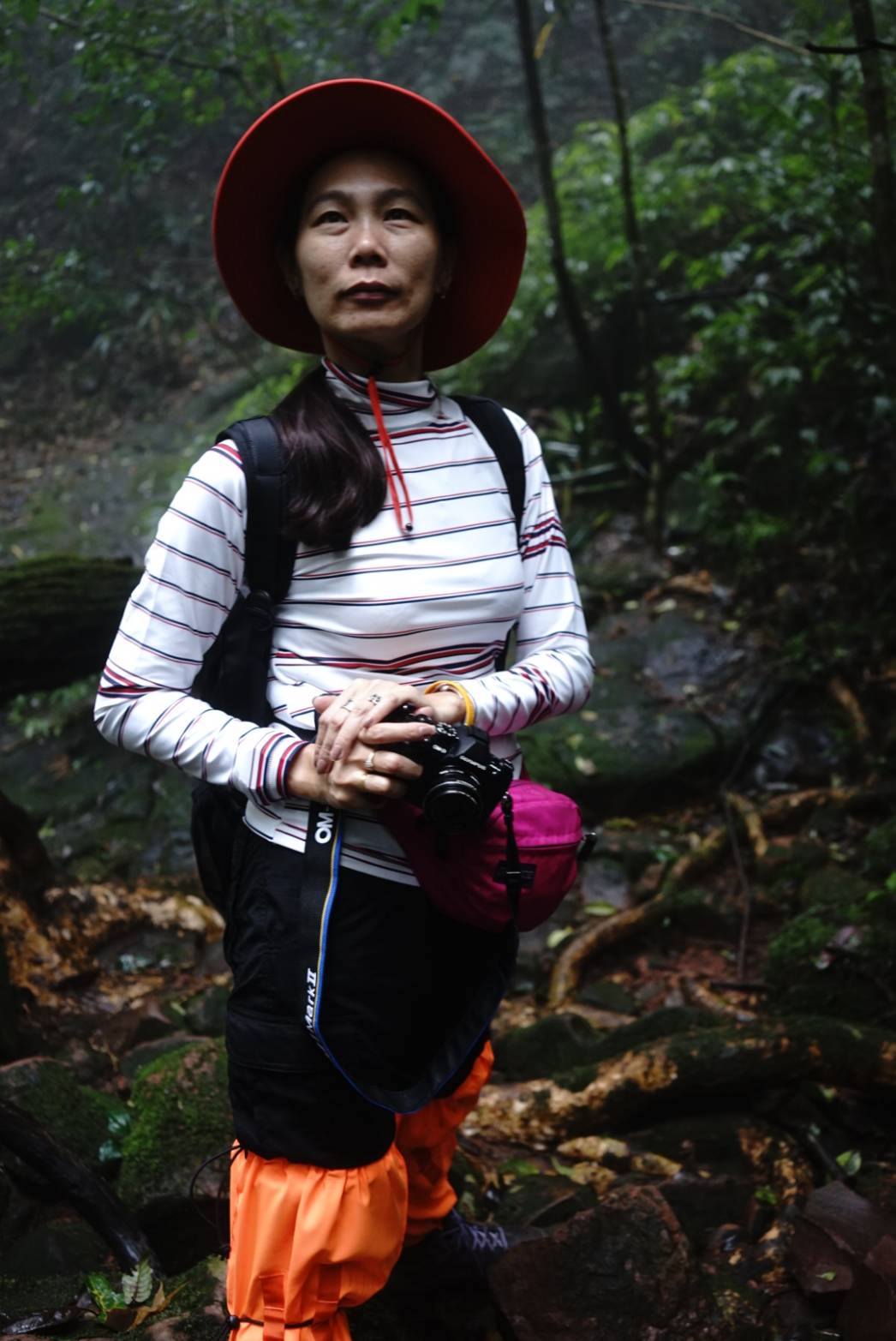 base layer ลาย double stripe on white