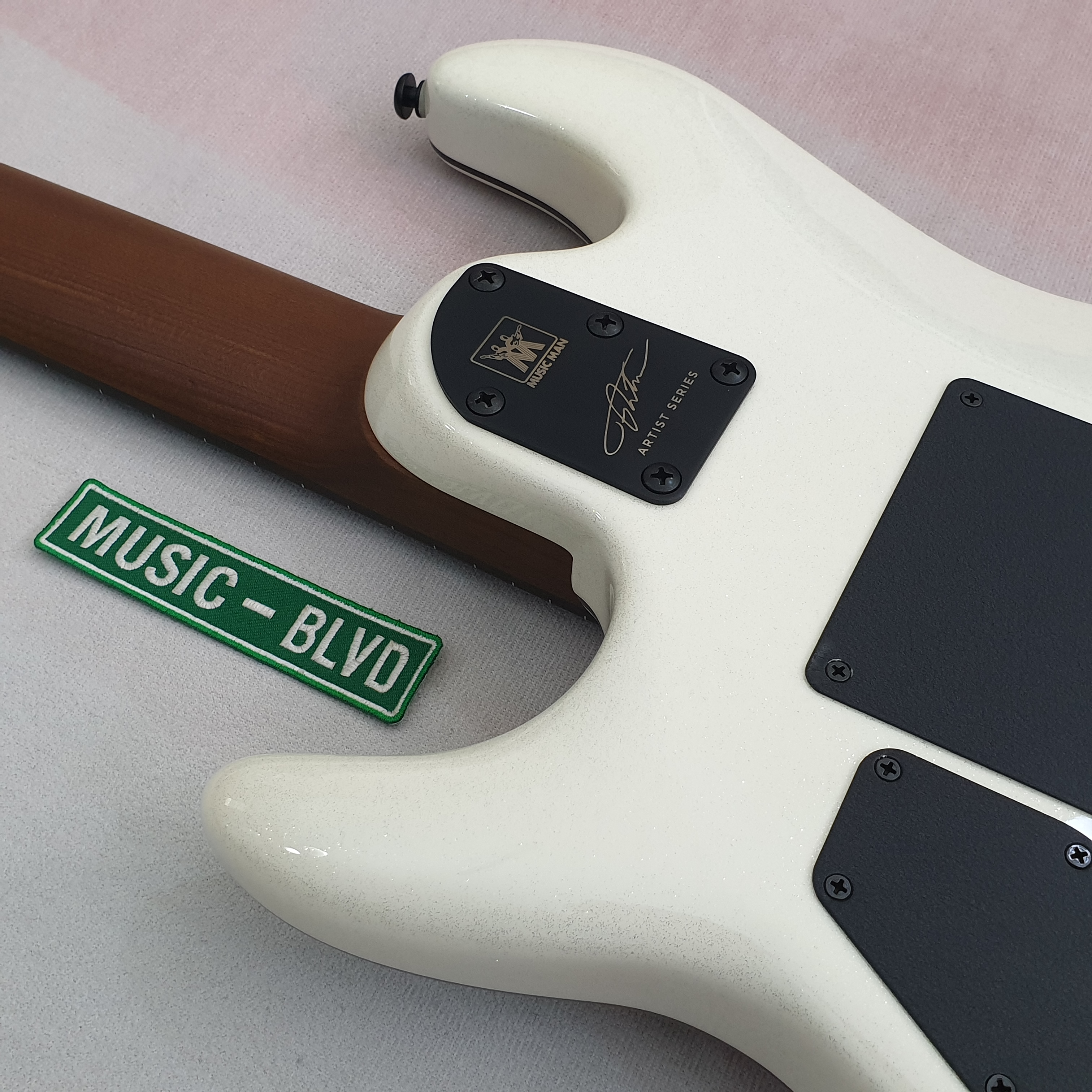 Ernie Ball Music Man Jason Richardson 7-String Cutlass Empress White